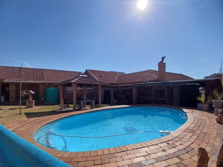 3 Bedroom Property for Sale in Helikonpark Gauteng