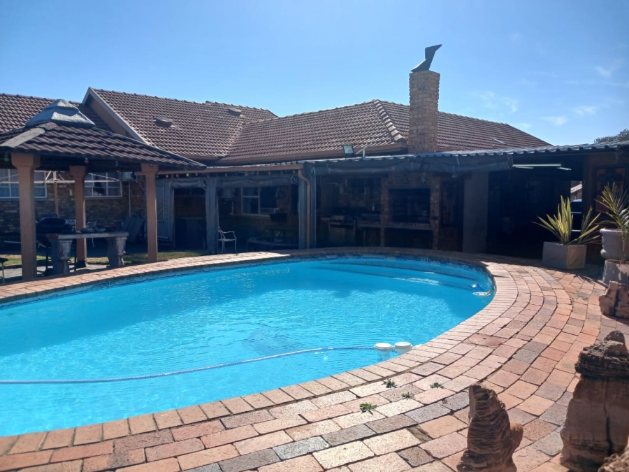 3 Bedroom Property for Sale in Helikonpark Gauteng