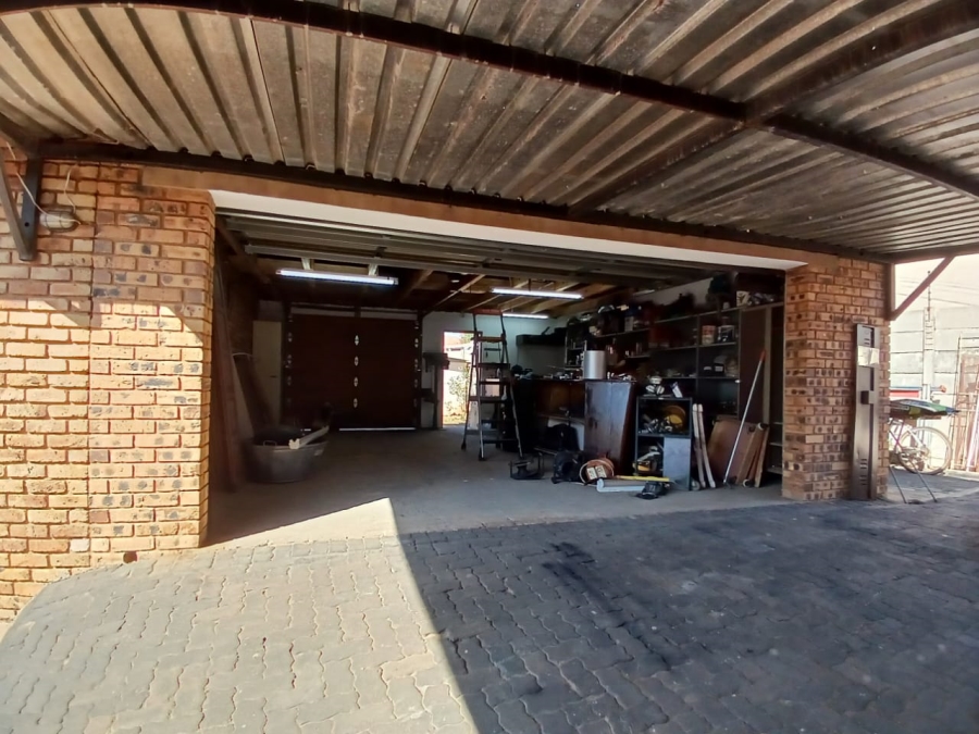 3 Bedroom Property for Sale in Helikonpark Gauteng