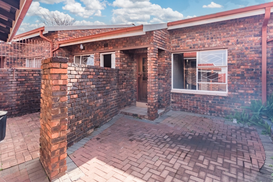 2 Bedroom Property for Sale in Three Rivers Gauteng