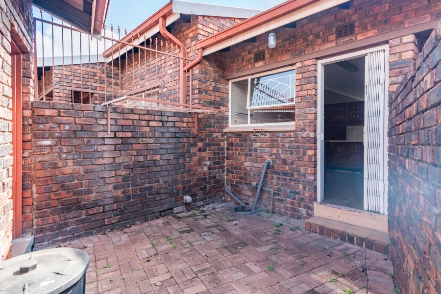 2 Bedroom Property for Sale in Three Rivers Gauteng