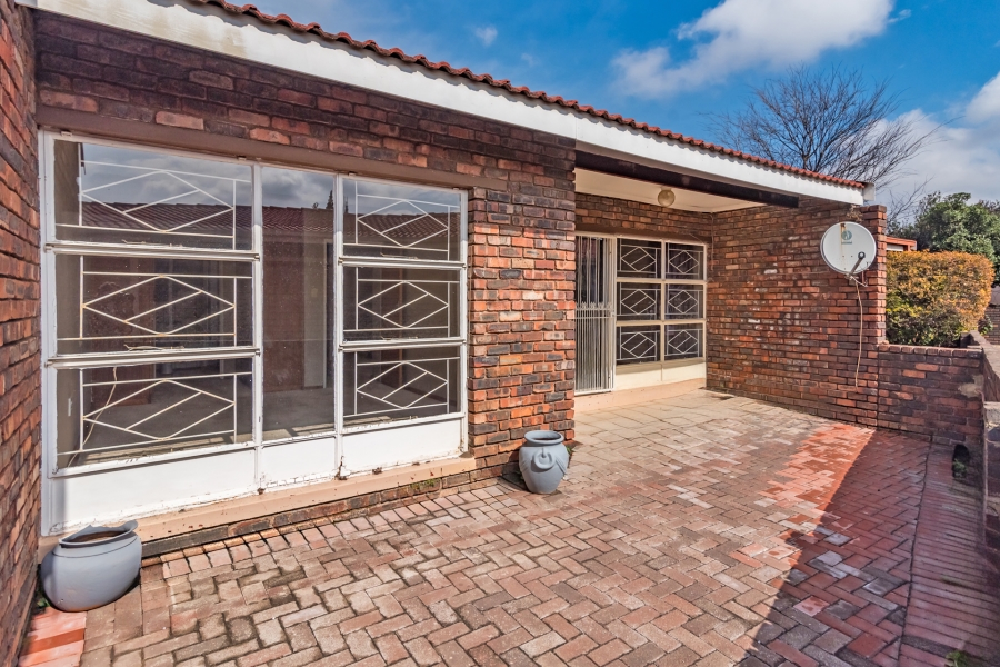 2 Bedroom Property for Sale in Three Rivers Gauteng