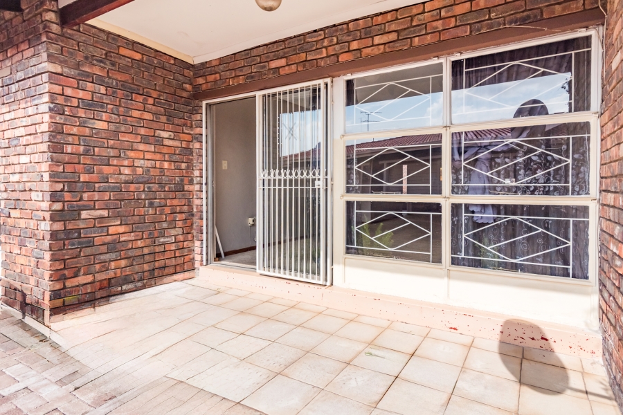 2 Bedroom Property for Sale in Three Rivers Gauteng