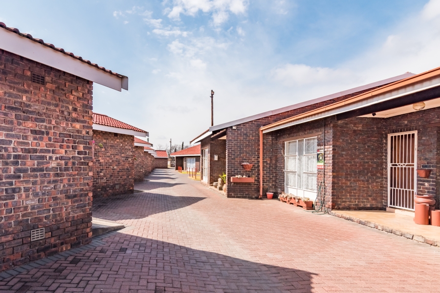 2 Bedroom Property for Sale in Three Rivers Gauteng