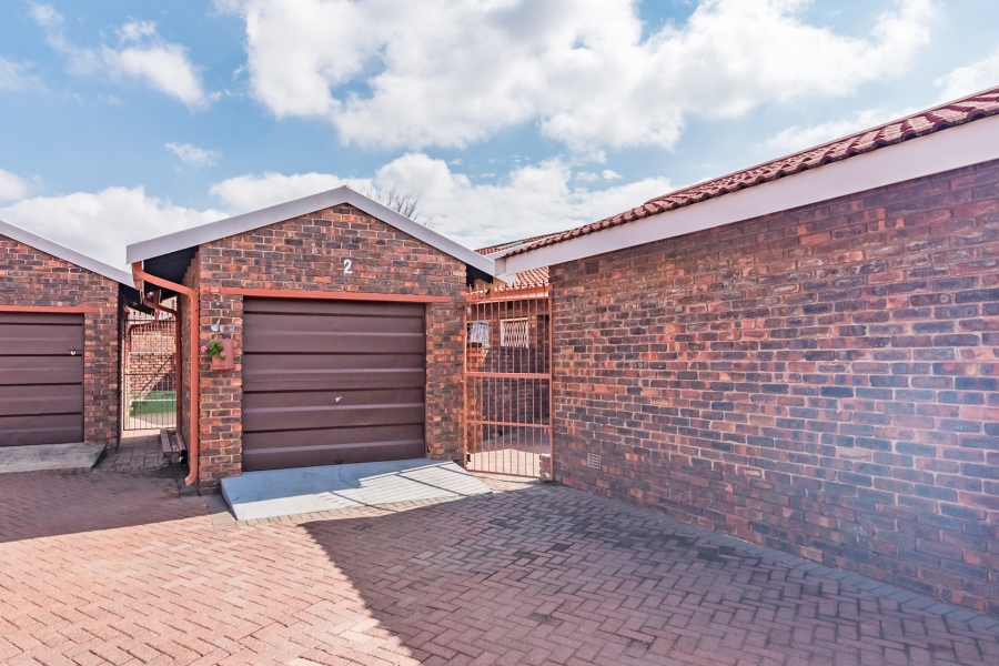 2 Bedroom Property for Sale in Three Rivers Gauteng