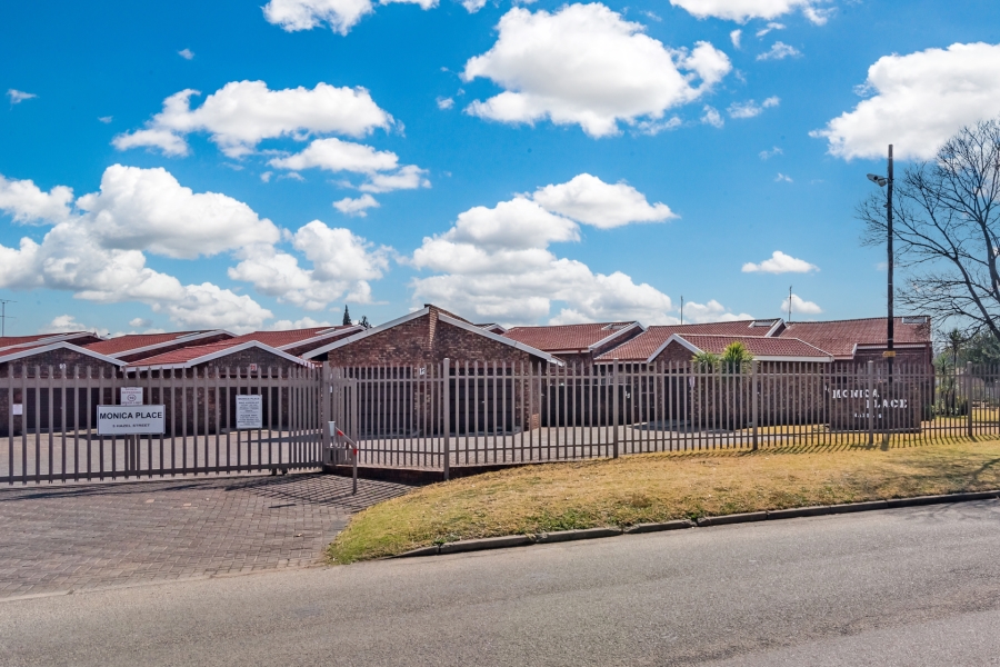 2 Bedroom Property for Sale in Three Rivers Gauteng