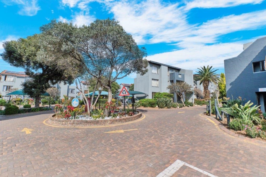 2 Bedroom Property for Sale in North Riding Gauteng