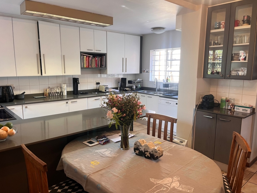 4 Bedroom Property for Sale in Abbotsford Gauteng