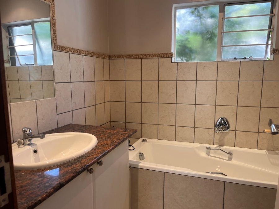 4 Bedroom Property for Sale in Abbotsford Gauteng