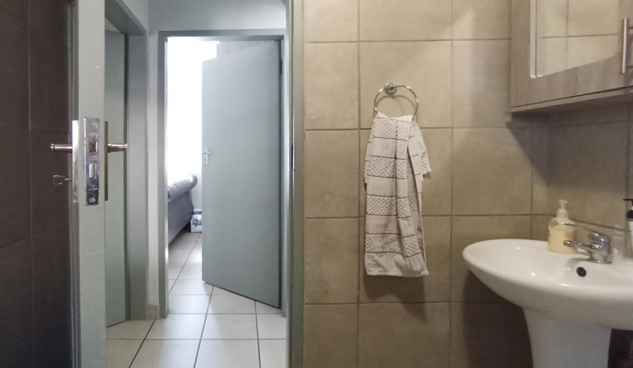 2 Bedroom Property for Sale in Montana Tuine Gauteng
