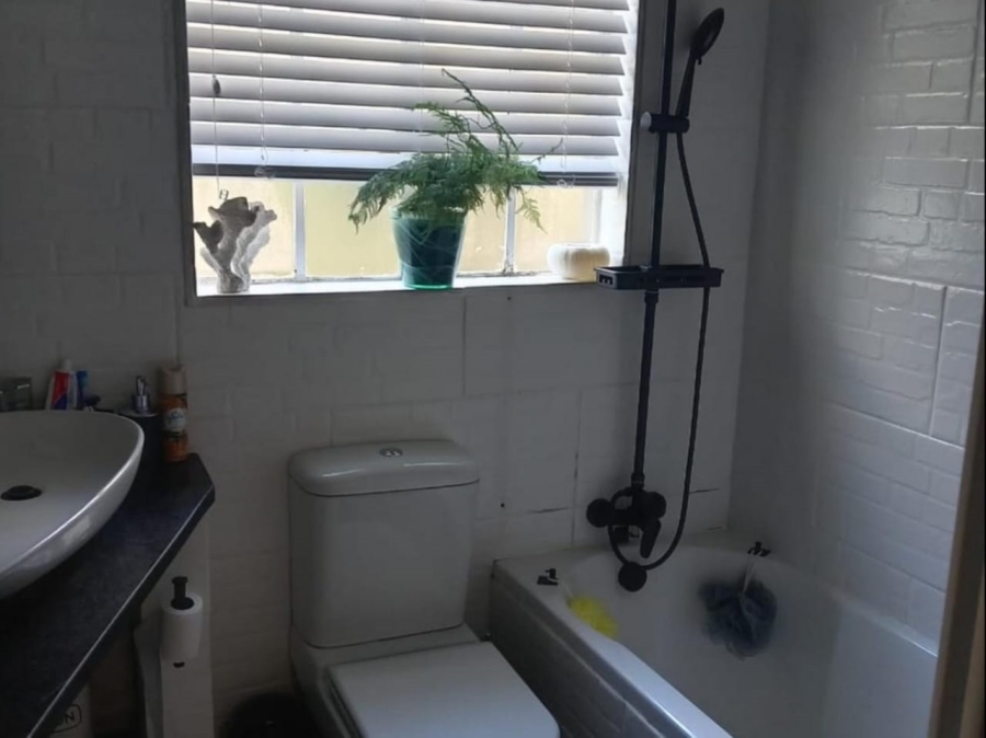 2 Bedroom Property for Sale in Erasmuskloof Gauteng