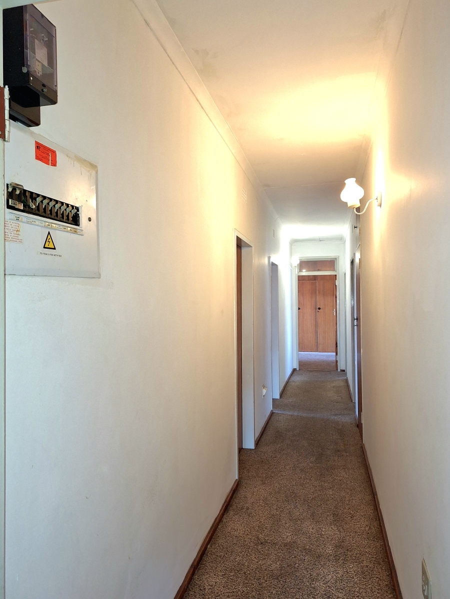 To Let 4 Bedroom Property for Rent in Sophiatown Gauteng