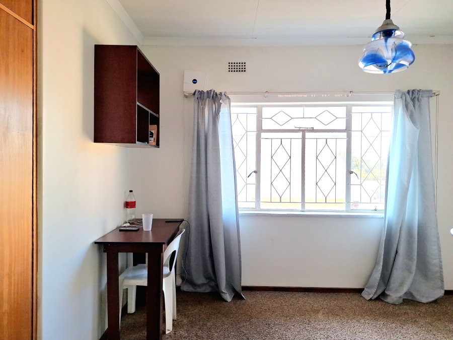 To Let 4 Bedroom Property for Rent in Sophiatown Gauteng