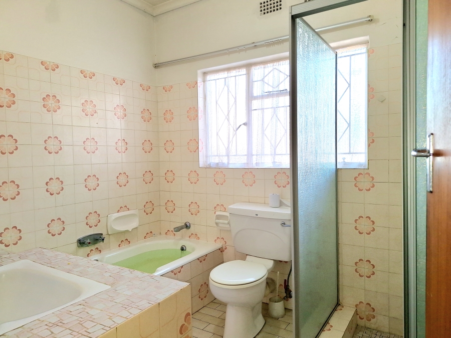 To Let 4 Bedroom Property for Rent in Sophiatown Gauteng