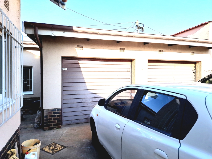 To Let 4 Bedroom Property for Rent in Sophiatown Gauteng