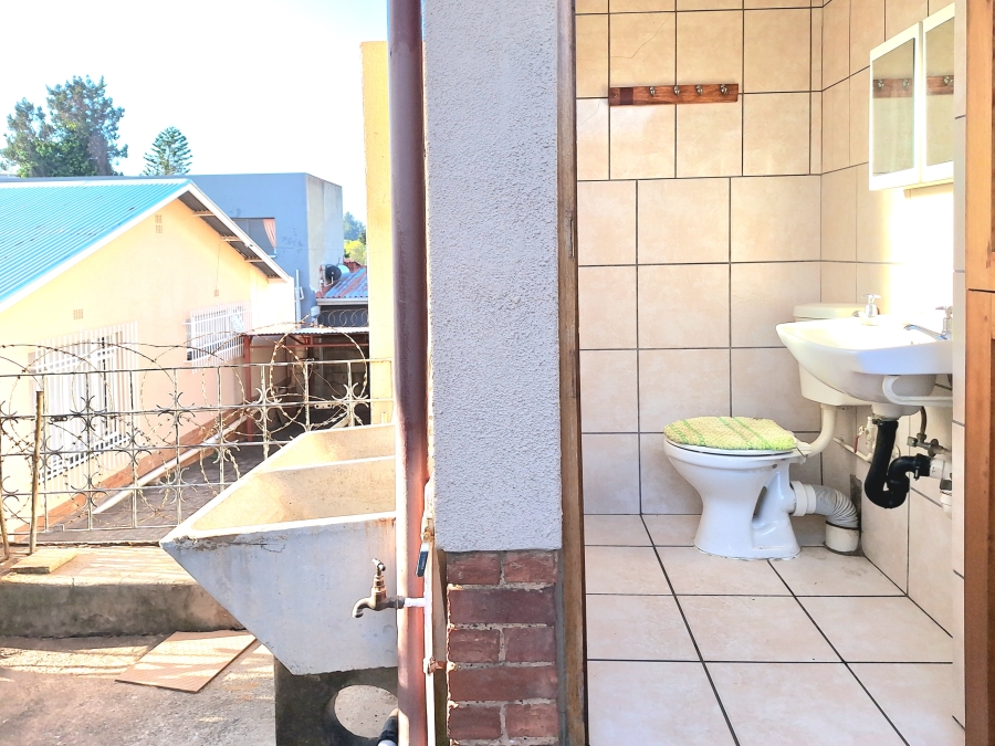 To Let 4 Bedroom Property for Rent in Sophiatown Gauteng