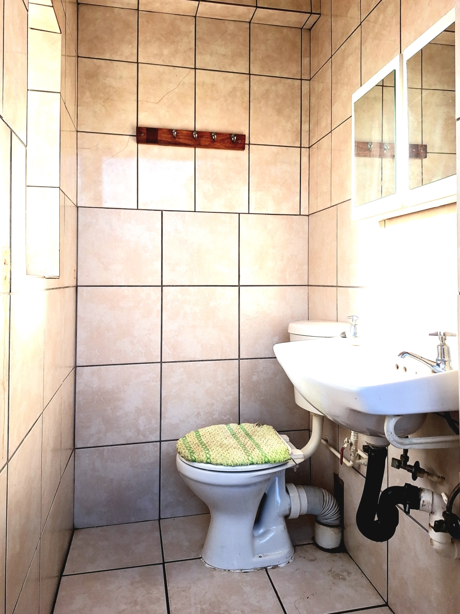 To Let 4 Bedroom Property for Rent in Sophiatown Gauteng