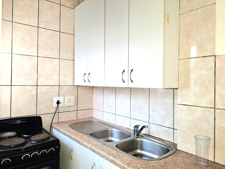 To Let 4 Bedroom Property for Rent in Sophiatown Gauteng
