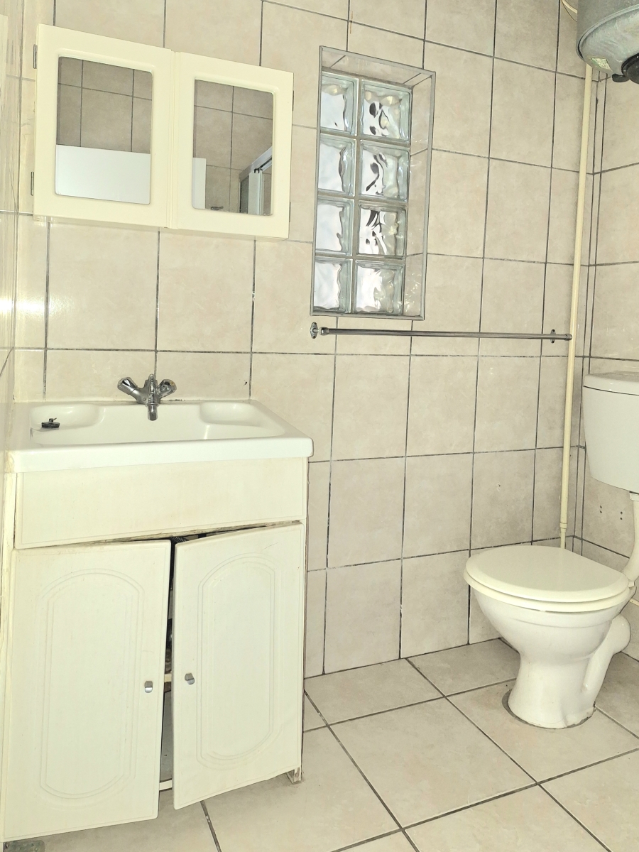 To Let 4 Bedroom Property for Rent in Sophiatown Gauteng