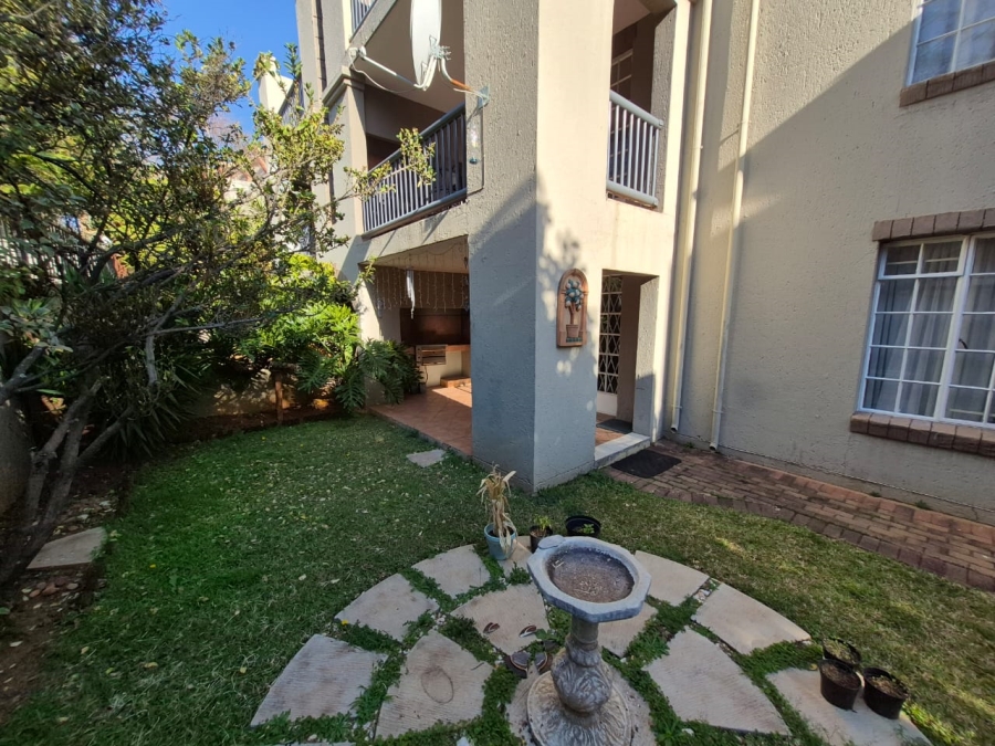 To Let 2 Bedroom Property for Rent in Faerie Glen Gauteng