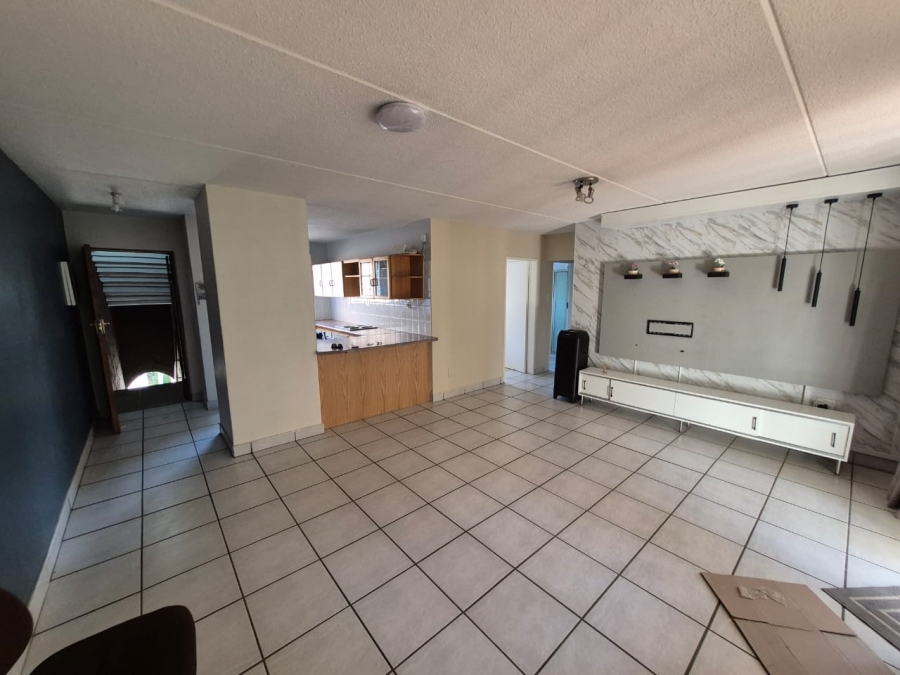 To Let 2 Bedroom Property for Rent in Faerie Glen Gauteng