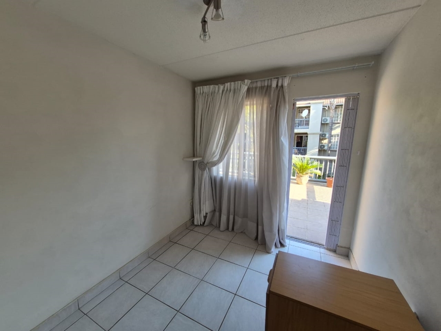 To Let 2 Bedroom Property for Rent in Faerie Glen Gauteng