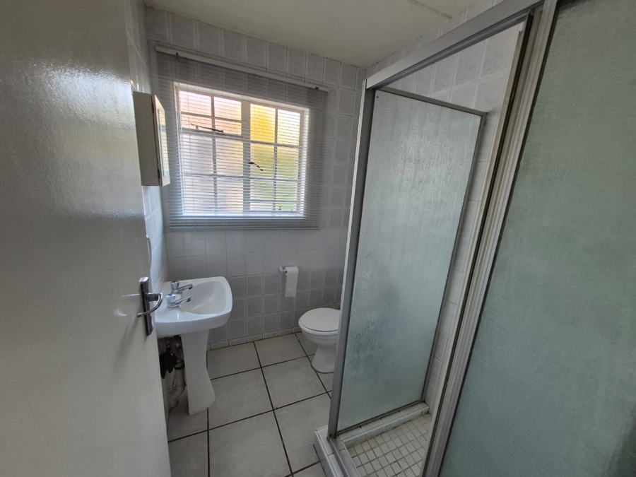 To Let 2 Bedroom Property for Rent in Faerie Glen Gauteng