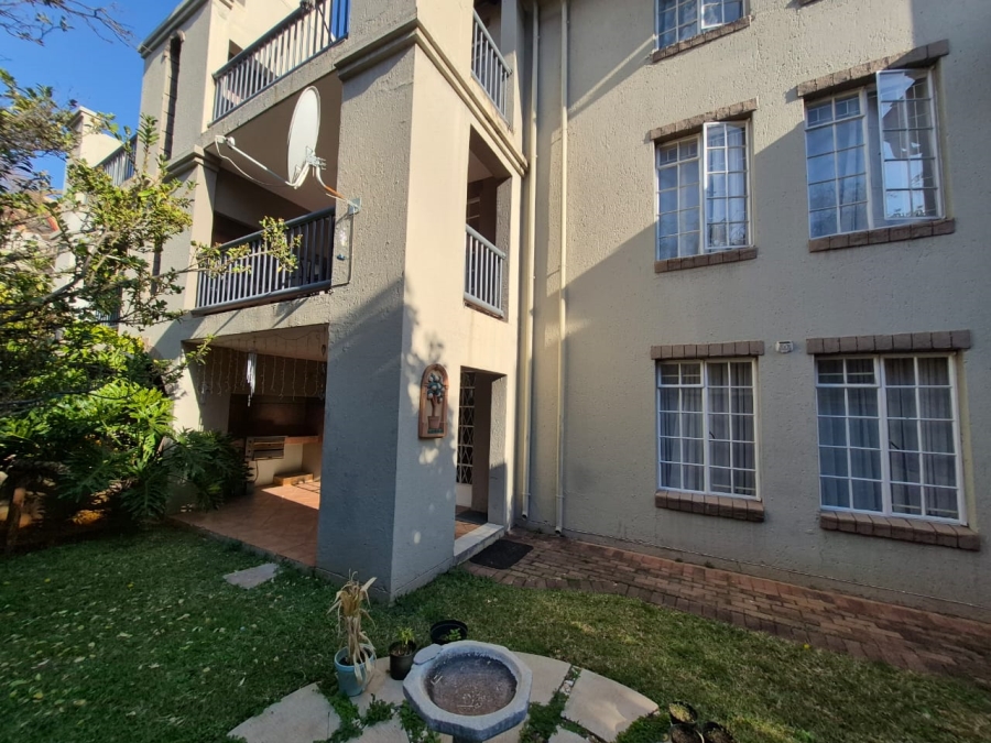 To Let 2 Bedroom Property for Rent in Faerie Glen Gauteng