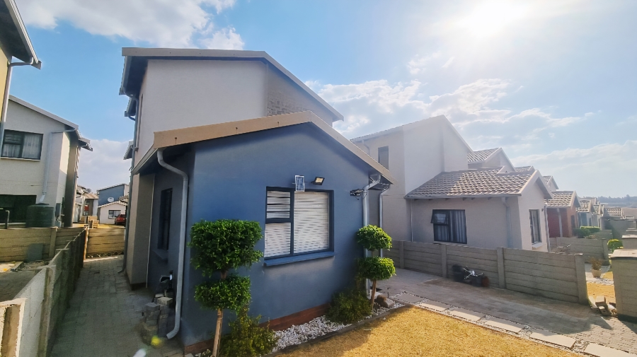 3 Bedroom Property for Sale in Noordwyk Gauteng