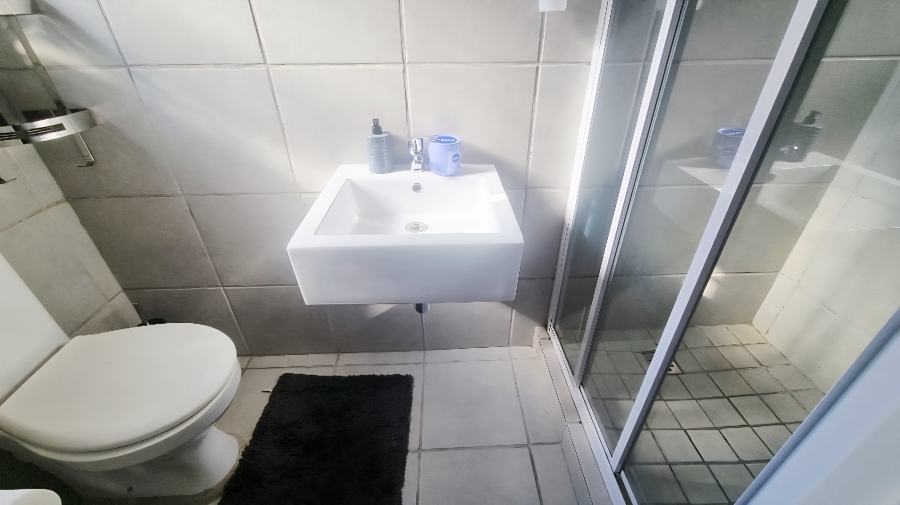 3 Bedroom Property for Sale in Noordwyk Gauteng