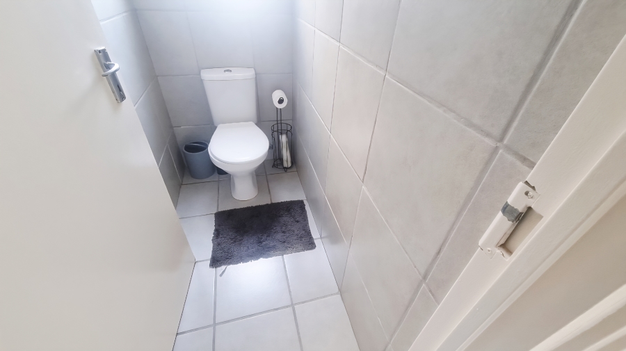 3 Bedroom Property for Sale in Noordwyk Gauteng