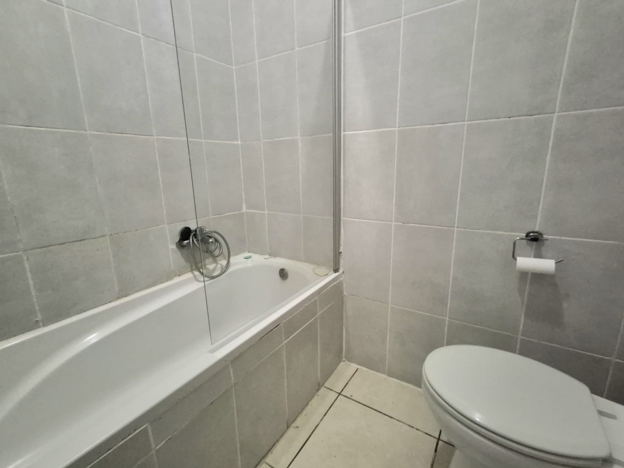 2 Bedroom Property for Sale in Buccleuch Gauteng