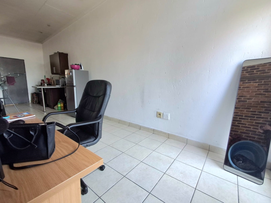 2 Bedroom Property for Sale in Buccleuch Gauteng