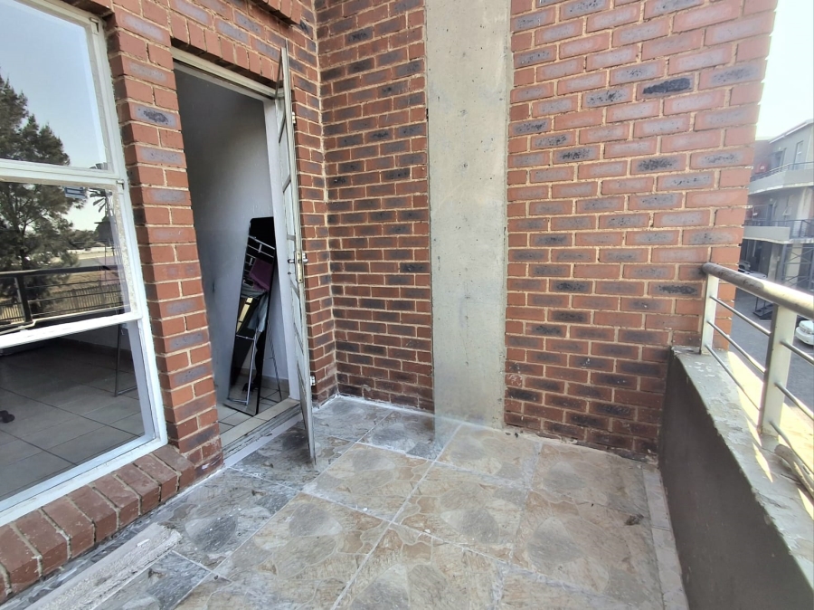 2 Bedroom Property for Sale in Buccleuch Gauteng
