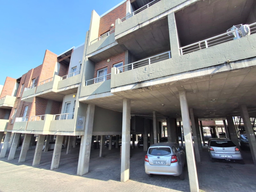 2 Bedroom Property for Sale in Buccleuch Gauteng