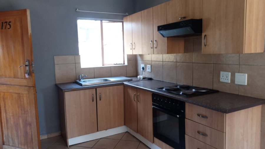To Let 2 Bedroom Property for Rent in Krugersrus Gauteng