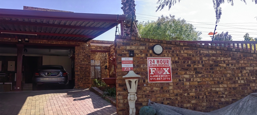 3 Bedroom Property for Sale in Bassonia Gauteng