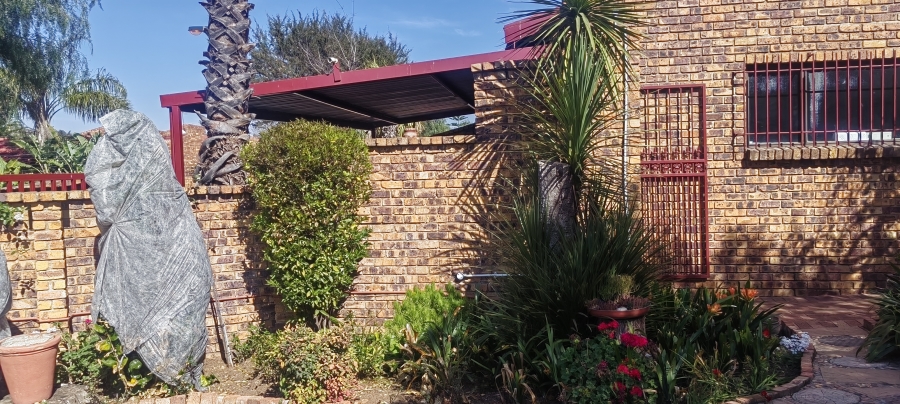 3 Bedroom Property for Sale in Bassonia Gauteng