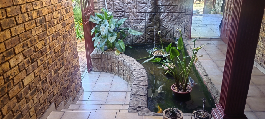 3 Bedroom Property for Sale in Bassonia Gauteng