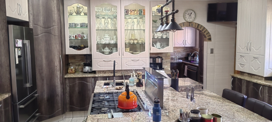 3 Bedroom Property for Sale in Bassonia Gauteng