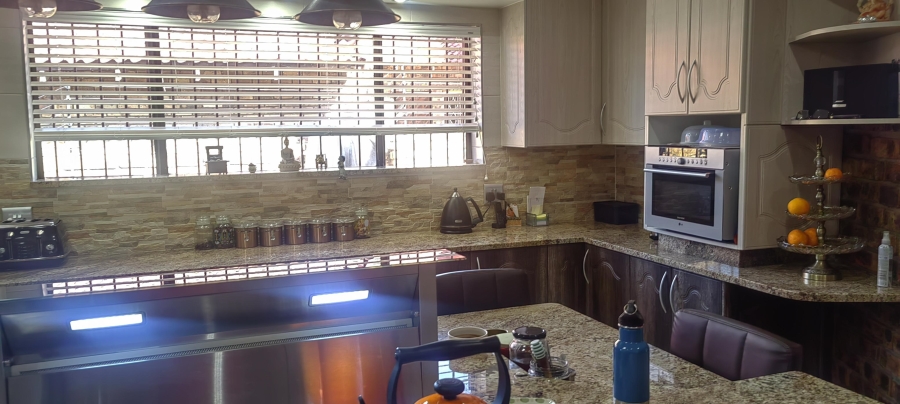 3 Bedroom Property for Sale in Bassonia Gauteng