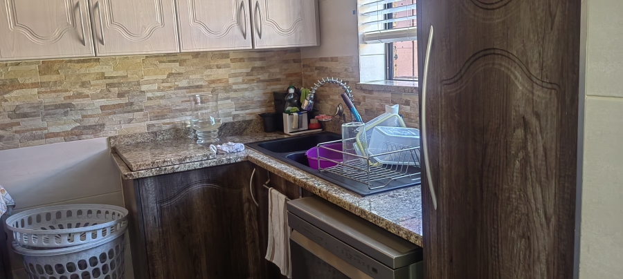 3 Bedroom Property for Sale in Bassonia Gauteng
