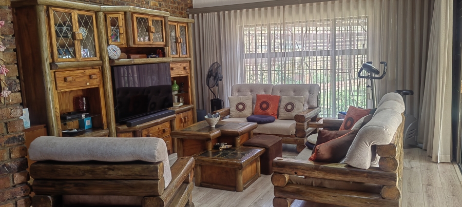 3 Bedroom Property for Sale in Bassonia Gauteng