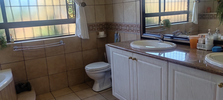 3 Bedroom Property for Sale in Bassonia Gauteng