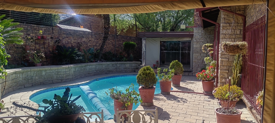 3 Bedroom Property for Sale in Bassonia Gauteng