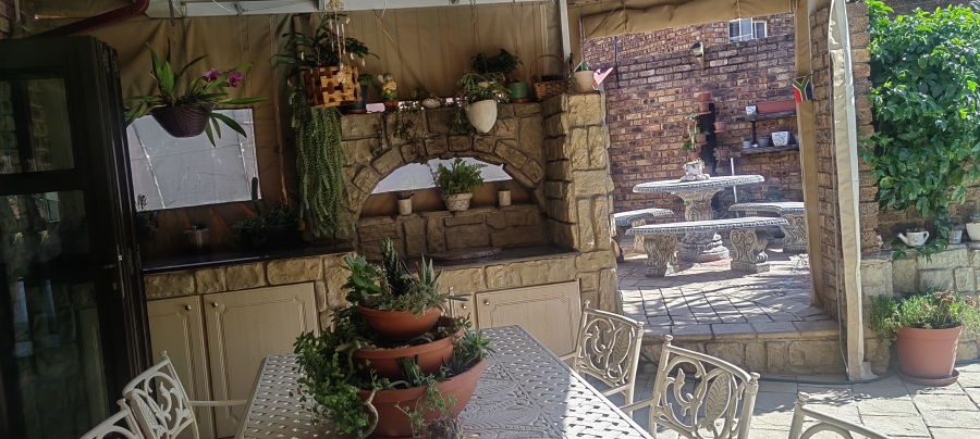 3 Bedroom Property for Sale in Bassonia Gauteng