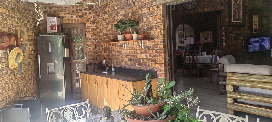 3 Bedroom Property for Sale in Bassonia Gauteng