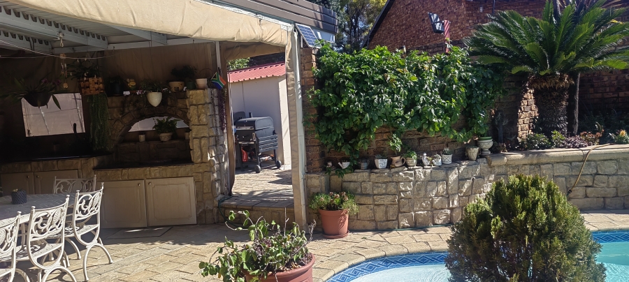 3 Bedroom Property for Sale in Bassonia Gauteng