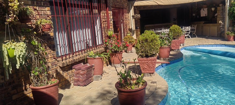 3 Bedroom Property for Sale in Bassonia Gauteng