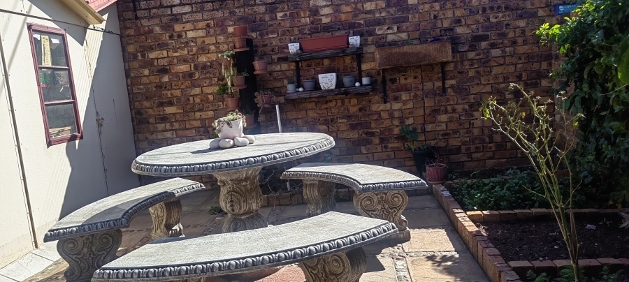 3 Bedroom Property for Sale in Bassonia Gauteng